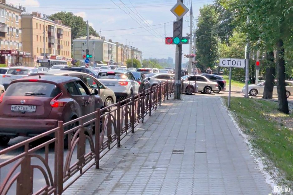 Люди вынуждены идти на жертвы ради заветного топлива Люди вынуждены идти на жертвы ради заветного топлива