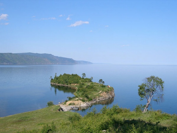 Мыс Шаманский. Фото с сайта www.nature.baikal.ru. Автор фотографий — Александр Сизов