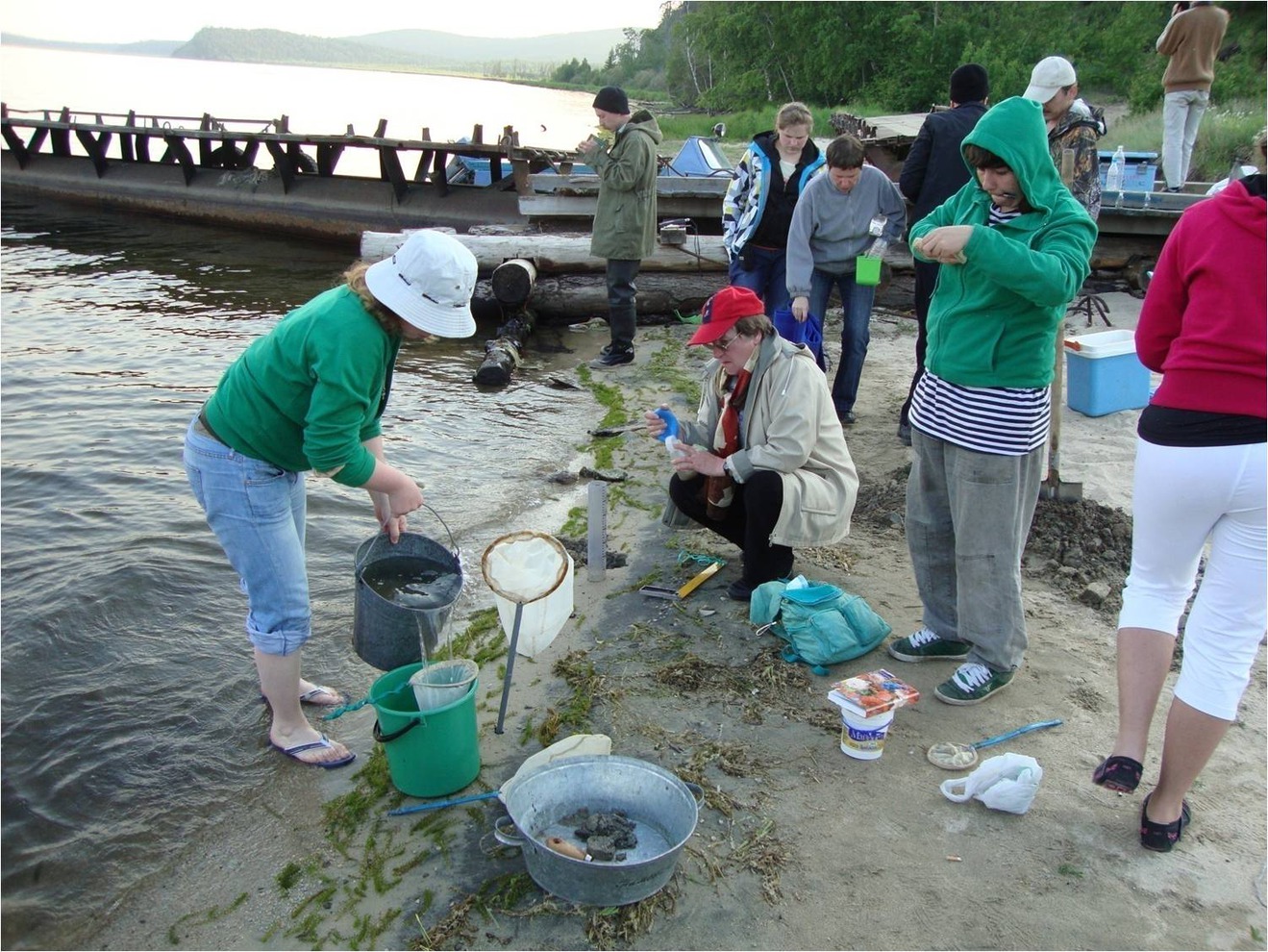 19 июня 2011 года. Комплексное междисциплинарное обследование заплесковой зоны Чивыркуйского залива в районе поселка Монахово экспедицией ЛИН СО РАН.