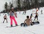 На горе получали номерные бэйджи, упаковывали одежду в мешки и сдавали организаторам. Затем ратрак с вещами спустился к подножию горы, после чего был дан официальный старт.
