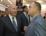 Дмитрий Мезенцев на стенде «Сколково» в СибЭкспоЦентре