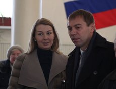 Виктор Кондрашов и Марина Левада на избрательном участке № 1