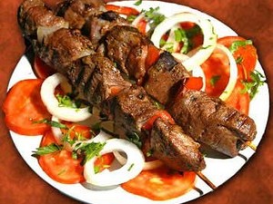 Следуя этим советам, вы не ошибетесь в выборе мяса. Узнаете, какой лучше приготовить маринад и как правильно жарить шашлык.