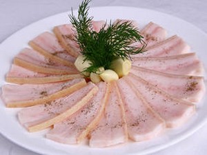 Перед чемпионатом Европы по футболу власти Украины решили провести конкурс, составив национальное меню. Любимая как у россиян, так и украинцев закуска набрала рекордное количество голосов.
