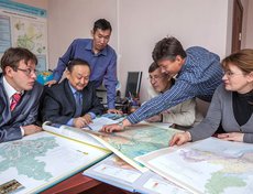 Лаборатория картографии, геоинформатики и дистанционных методов Института географии СО РАН. Ученые разрабатывают методы картографирования природы, хозяйства и населения, создают собственные карты и атласы, в том числе и интерактивные.
