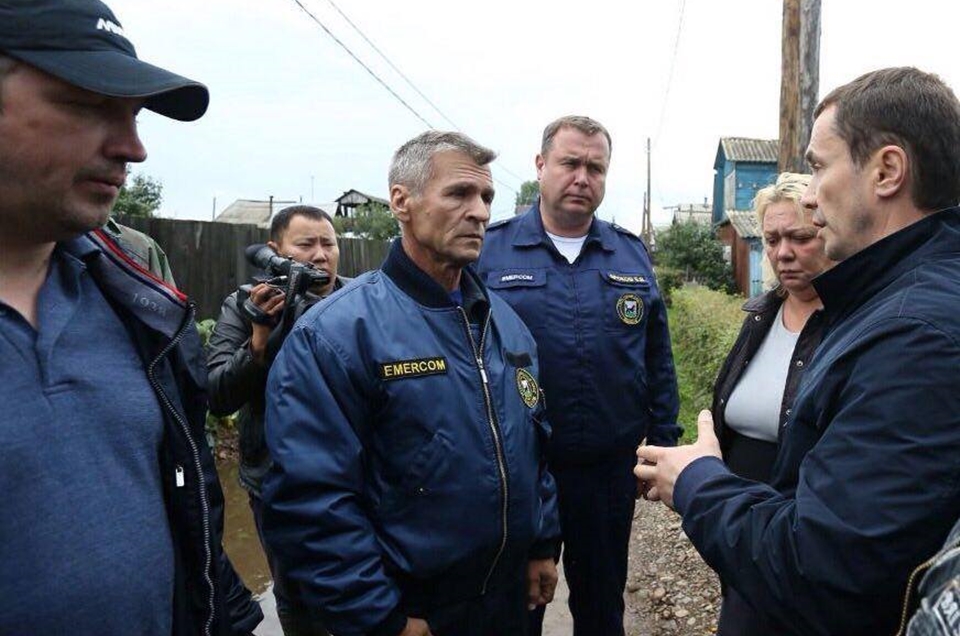 В августе из-за проливных дождей подтопило садоводства на Плишкинском тракте. Туда направили дополнительные силы спасательной службы, технику.