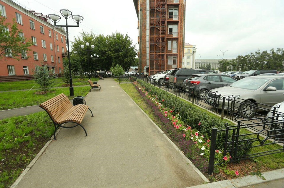 Новая зона отдыха возле сквера Кирова
