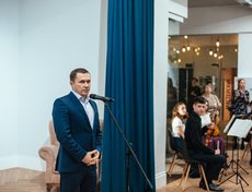 С приветственным словом выступил мэр Иркутска Дмитрий Бердников.