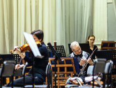 Перед концертом музыканты собрались на генеральный прогон.