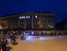 Главным условием участия было наличие велосипеда, оснащенного подсветкой