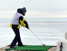 Участники разыгрывают номинацию Long Drive (на самый дальний удар).