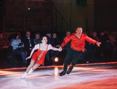 Мария Петрова и Алексей Тихонов