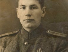 Дмитрий Ксенофонтович Ощери, родился 8 ноября 1914 года в Хомутово. Прошел всю войну с первых дней и до взятия Берлина, был водителем на «полуторке». Фото предоставил Андрей Шабураков.