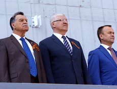 В митинге приняли участие первые лица города. Слева направо: Анатолий Стрельцов, Сергей Брилка и Сергей Ерощенко