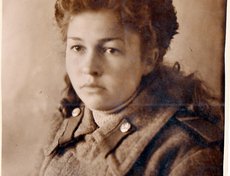 Надежда Степановна Андреева (Чайкина), 1943 год, г. Керчь. Фото прислала Вера Страутиньш.