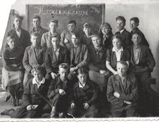 Комсомольцы, 9-й класс. Снимок прислала Вера Страутиньш.