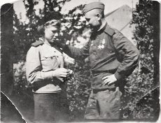 Галина Макаровна Тимонина (Мишина), участник ВОВ с 1942 по 1945 годы, была шофером ЗИС-21, после ранения служила телефонисткой в 974-м особом батальоне связи. Награждена медалью «За боевые заслуги» и Орденом славы. Фото прислала Вера Страутиньш.