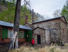 В Маритуе можно посмотреть на насосную станцию. Паровой насос закачивал воду по трубам под путями на водонапорную башню. Водой заправляли котлы паровозов.