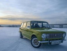 ВАЗ-2102