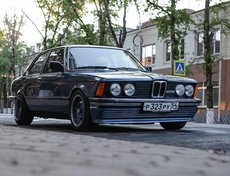 BMW 323i e21