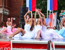 Показательные выступления воспитанниц иркутской школы художественной гимнастики.