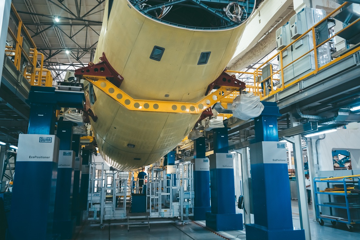 Модель МС-21-300 – авиалайнер нового поколения вместимостью от 163 до 211 пассажиров, ориентированный на самый массовый сегмент рынка авиаперевозок.