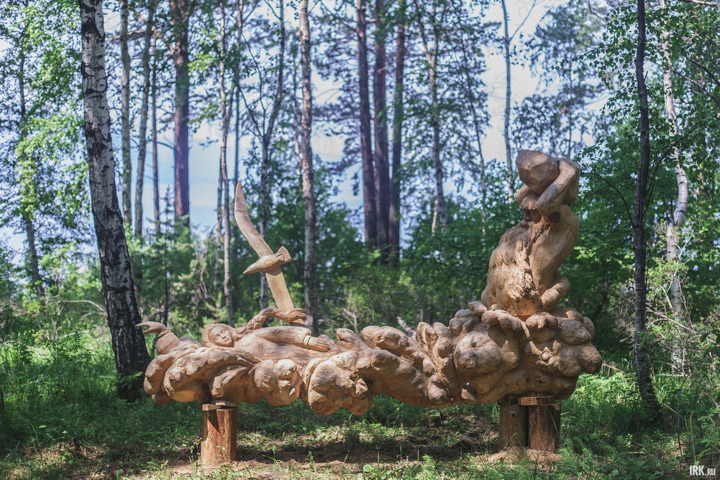 Знакомый многим сюжет – Ангара, убегающая от Байкала.