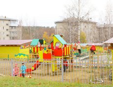 На территории детского сада, Саянск