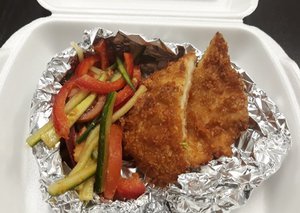 Перебор с солью и рисом испортил впечатление о доставке.