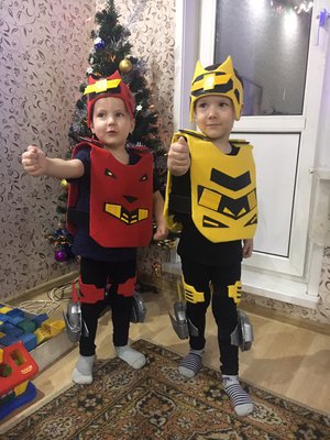 Бамблби и Оптимус))