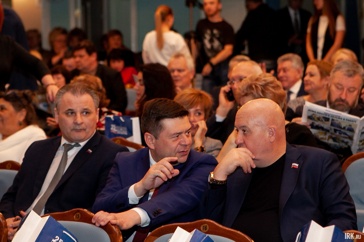 Депутаты Думы Иркутска Алексей Боровиков, Владислав Свердлов и Иван Гущин