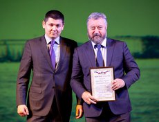 Вице-мэр Виктор Ешеев и депутат думы Михаил Корнев