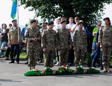У памятника Василию Маргелову и ветеранам воздушно-десантных войск на бульваре Гагарина состоялся праздничный митинг.