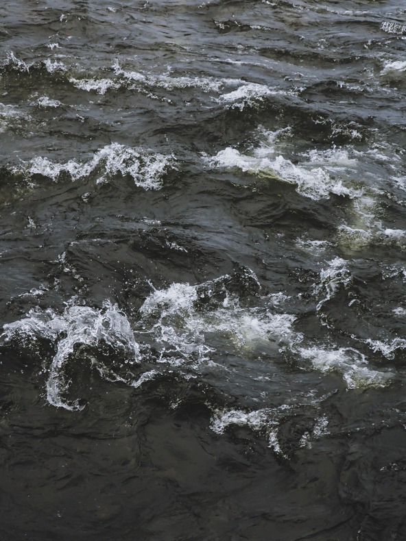 В месте слияния рек Снежная и Селенгинка расположена турбаза Стрелка, дальше тропа идёт уже вдоль Селенгинки.