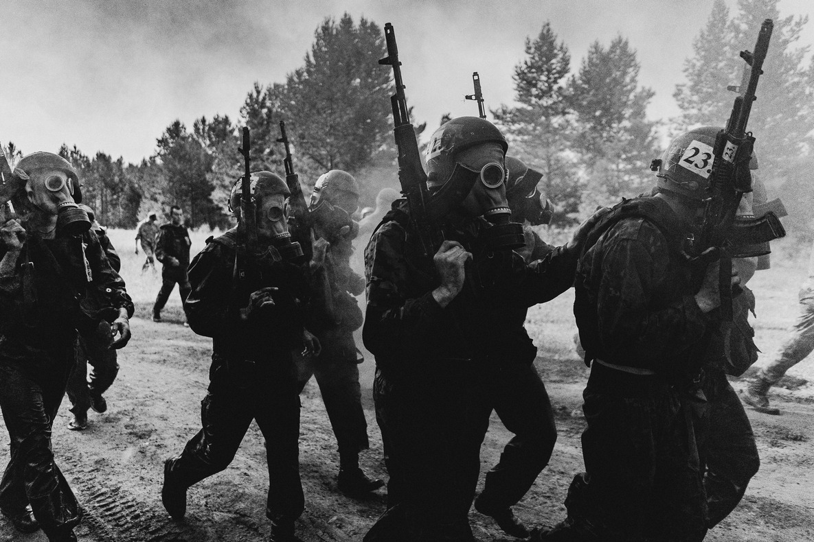 В завершении марш-броска каждый из добравшихся 11 бойцов произвел выстрел, показав,  что оружие осталось в боевом состоянии.