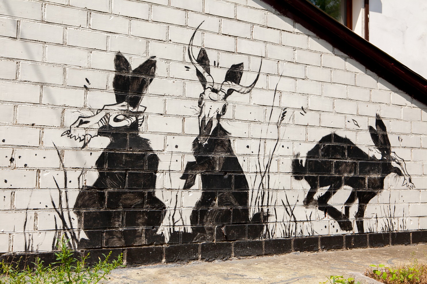 Рисунок по адресу: ул. Чкалова, 6, граффити Dead Rabbits («Мертвые кролики»)