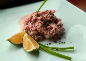 Наш кулинар делится рецептом севиче и рыбы в соли.