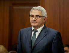 Руководитель службы ЗАГС Олег Власенко