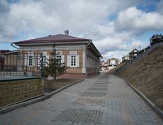 Обычно эта улица полна людьми даже ночью.