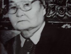 Бадуева Ульяна Бахалуевна (1918-1998) - труженик тыла. В войну трудилась сутками в сельском хозяйстве. Позже - бухгалтером центральной бухгалтерии совхоза «Ново-Николаевский» Эхирит-Булагатского района. Фото Эллы Антакшиновой