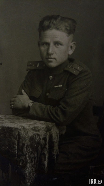 Мельников Иван Никандрович. Родился 07.07.1922 в деревне Шидиха, Кудеверского района, Калининской области. Дата призыва: 07.11.1940. Юго-Западный фронт - курсант школы младших командиров (1941-1941), Крымский фронт - механик -водитель (1942).