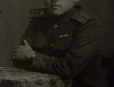 Мельников Иван Никандрович. Родился 07.07.1922 в деревне Шидиха, Кудеверского района, Калининской области. Дата призыва: 07.11.1940. Юго-Западный фронт - курсант школы младших командиров (1941-1941), Крымский фронт - механик -водитель (1942).