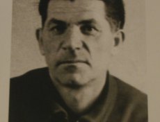 Дубейко Николай Самойлович. Служил на Ленинградском и Прибалтийском фронтах в звании Гвардии старшего сержанта. Награды: «За оборону Ленинграда», «За отвагу», «Орден Славы 3-й степени». День Победы встретил в Ленинграде.
