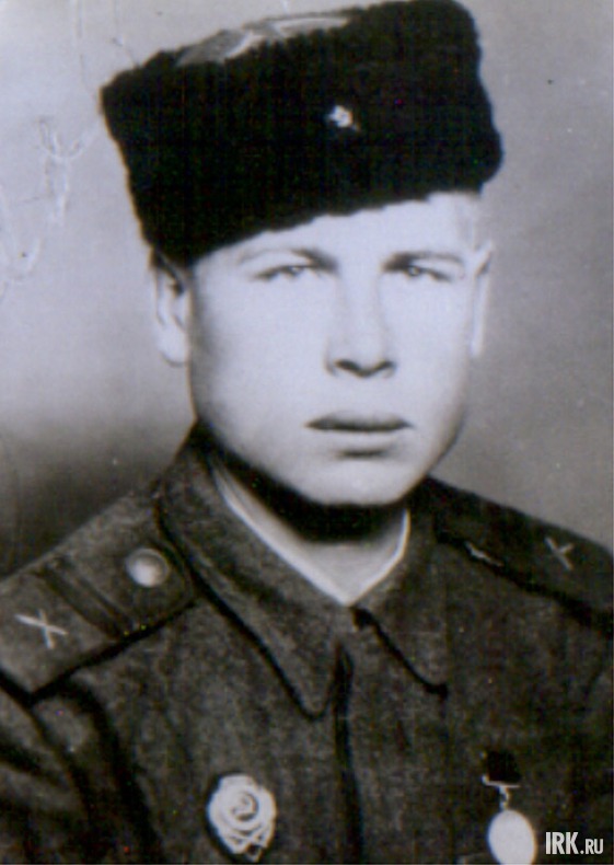 Низам Абсалямов (1920—2002). На передовой с 1942 года. Принимал участие в боях на Курской дуге в освобождении Белгорода, Харькова, Полтавы, форсировании Днепра. В 1944 году вышел на границу с Румынией.  В 1946 году вернулся домой.