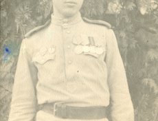 Неживых Юрий Николаевич (21.11.1925 - 10.02.2010, Усолье-Сибирское).
