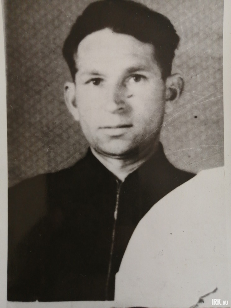Глушков Владимир Григорьевич (18.12.1920 - 19.06.1988 г.г.). Воевал на Кавказе и в Крыму, воздушный стрелок. После войны был инструктором воздушной стрельбы. Фото прислала семья Новиковых