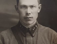 Шагаев Алексей Иванович (1910-1942). В Красной Армии с 1935 года, Военветврач 2 ранга, Дивизионный ветврач 49 кавалерийской дивизии.Пропал без вести в феврале 1942 года под Харьковом, попав в окружение фашистов. Фото прислала Юлия Заграйская