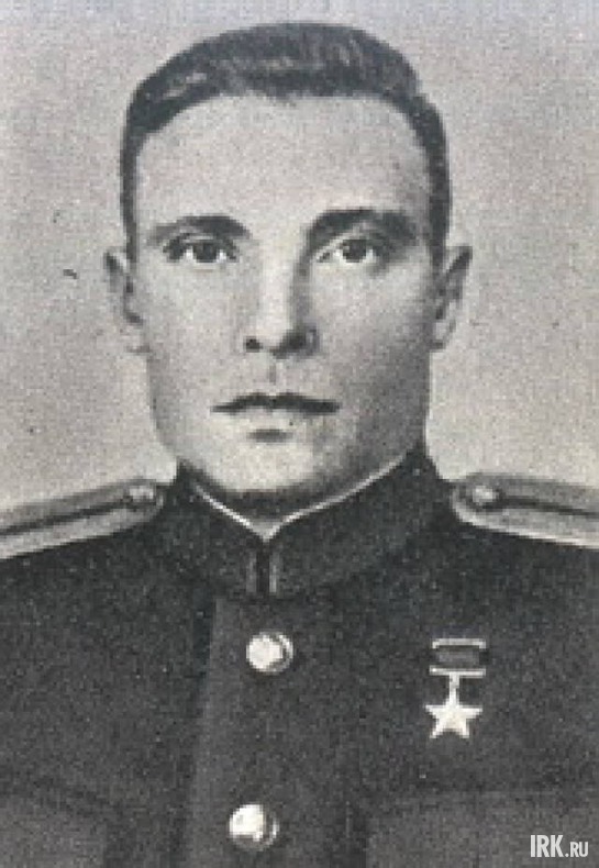 Роман Спиридонович Машков (1922-1971). Призван в 1941. К августу 1944 года служил командиром взвода разведки 5-й мотострелковой бригады 5-го танкового корпуса 2-го Прибалтийского фронта. Отличился в боях на территории Латвийской ССР.