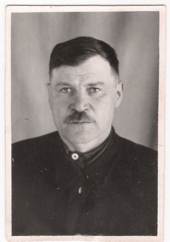 Баталин Михаил Трофимович 1902-1986гг. так же трудился в шахте пос.Касьяновка. Фото прислала Юлия Зайцева