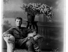 Громов Алексей Афанасьевич (1916-1994). Воевал на Восточном фронте. Был лейтенантом.